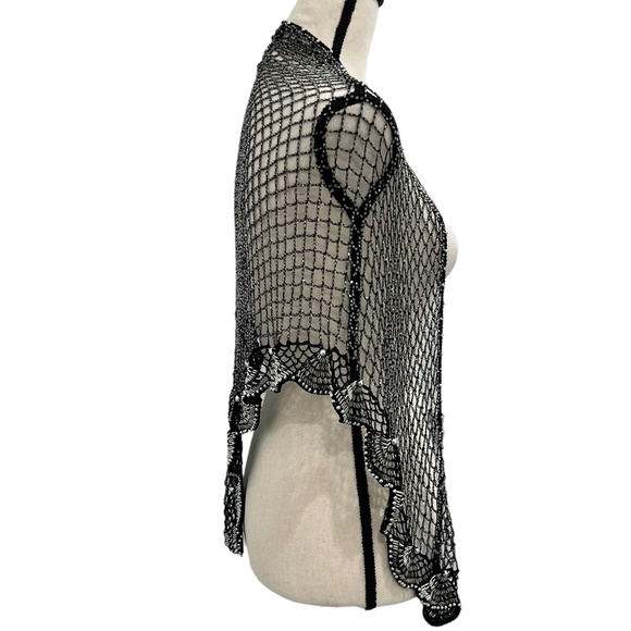VINTAGE BLACK BEADED CROCHETED SHAWL WRAP W SILVER BEADS & SCALLOPED EDGES - Picture 5 of 16